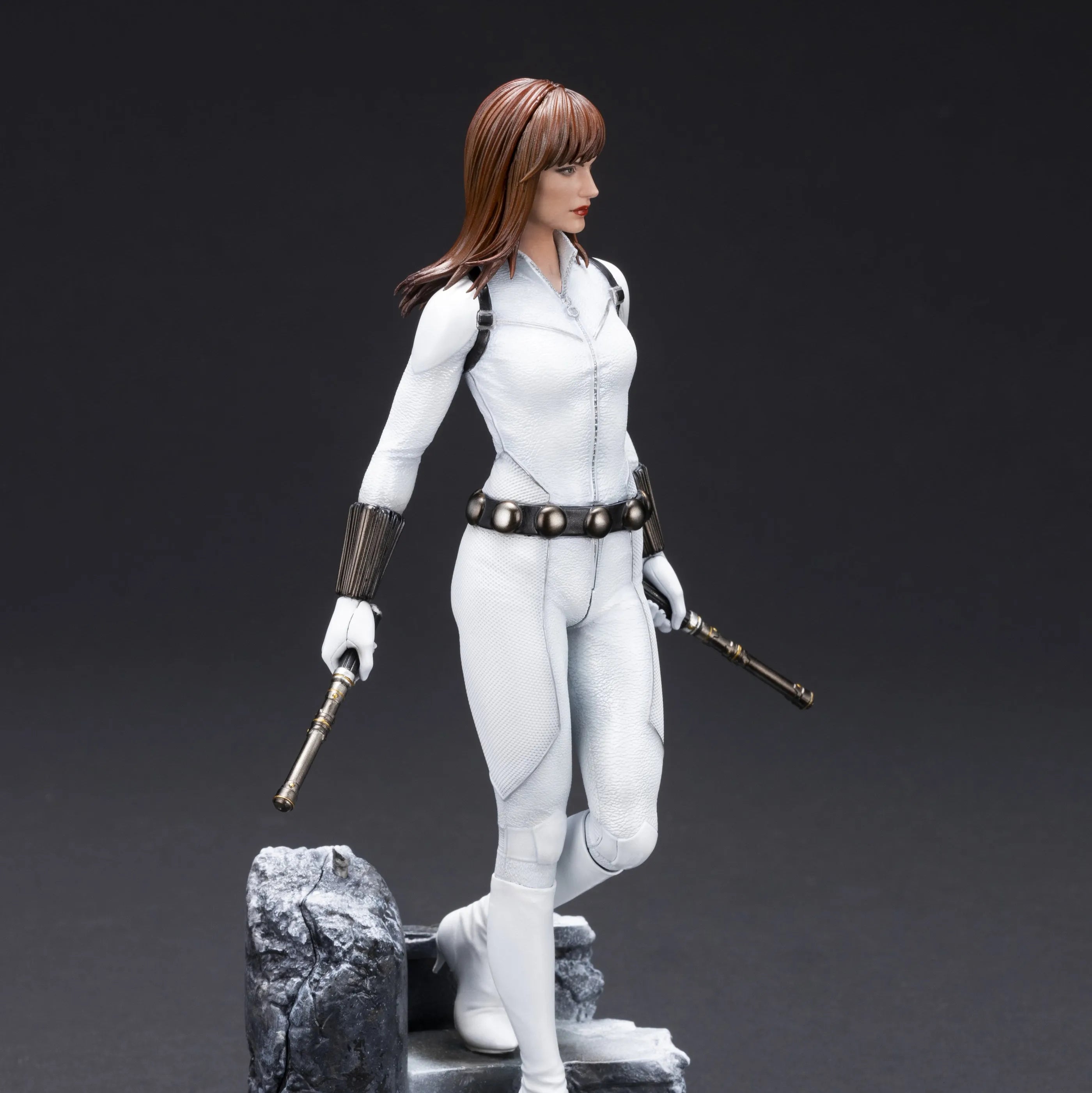 Black Widow (White Costume) – Kotobukiya ArtFX Premier Statue Black Widow (White Costume) – Kotobukiya ArtFX Premier Statue