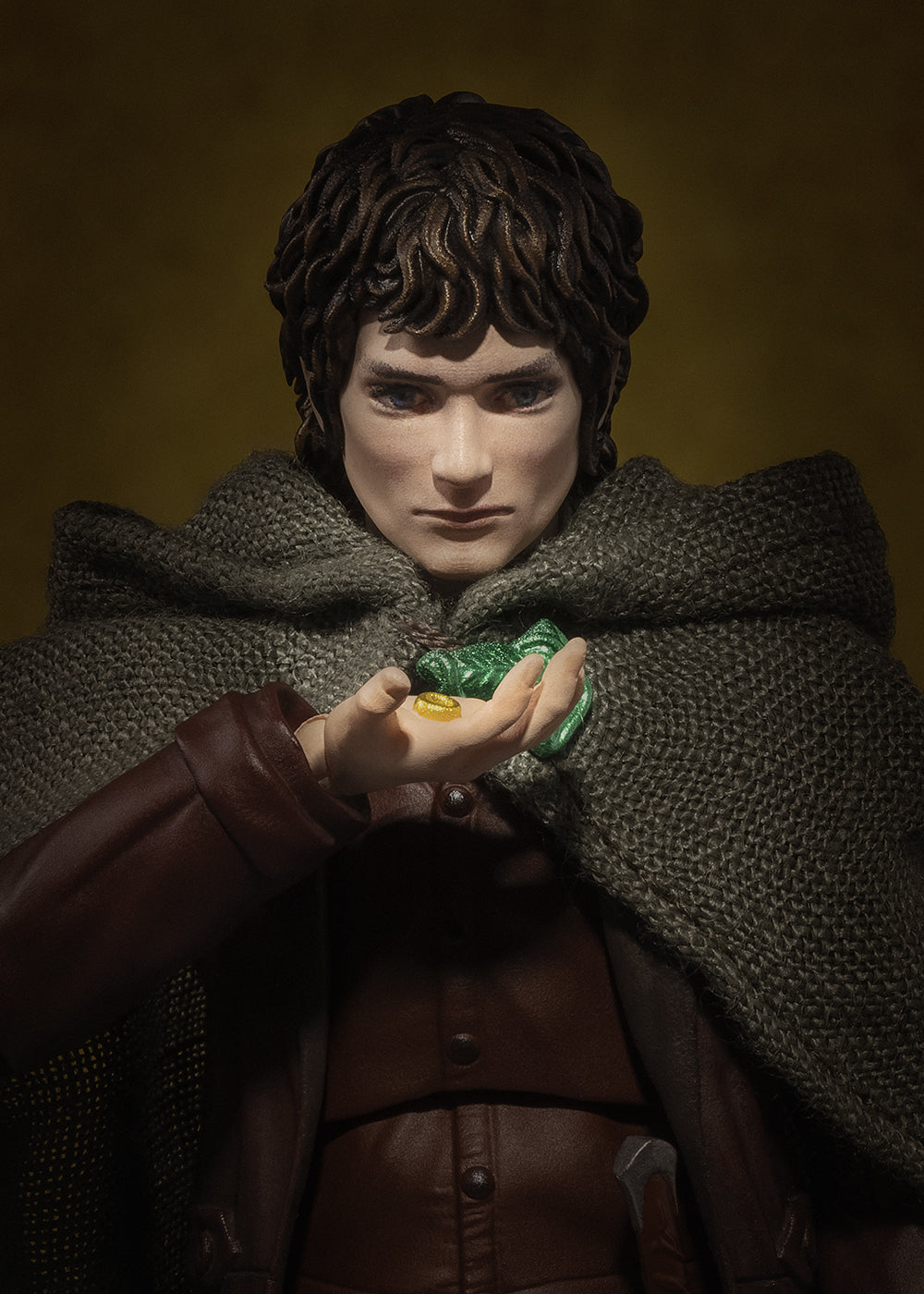 S.H. FIGUARTS LORD OF THE RINGS FRODO BAGGINS & GOLLUM