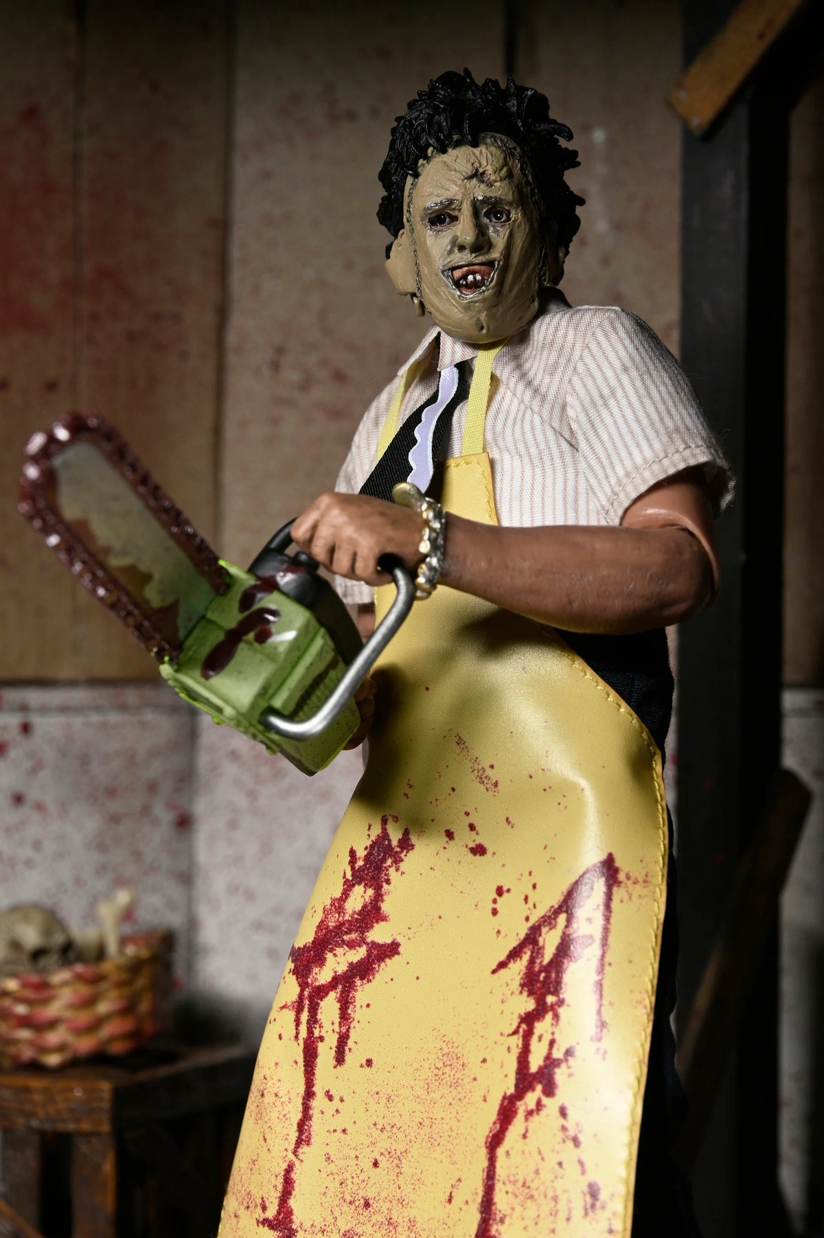 TEXAS CHAINSAW MASSACRE LEATHERFACE CLOTHED FIGURE - Action Figures - Horror