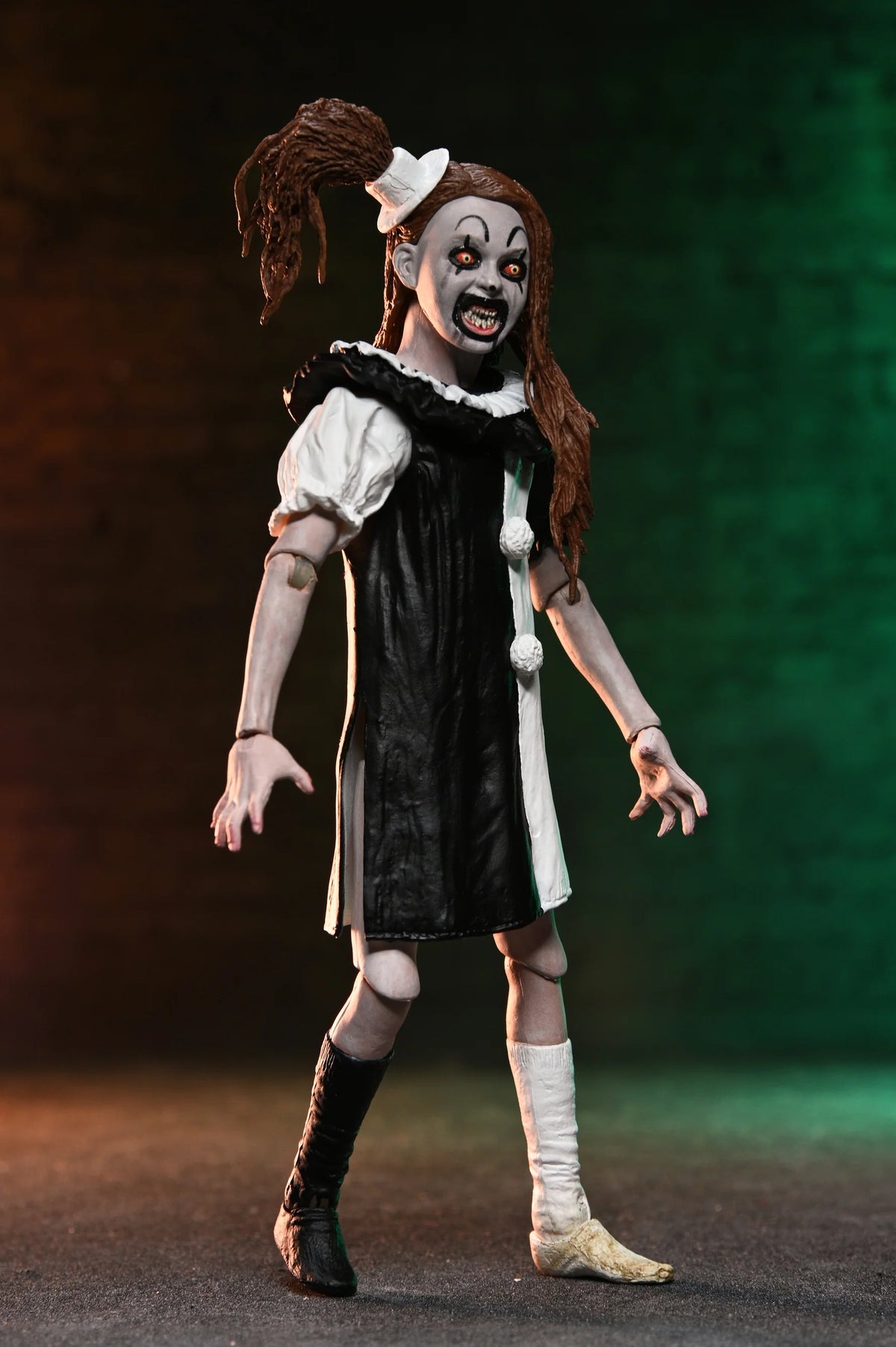 Terrifier 2 Ultimate Art the Clown & The Little Pale Girl 7-Inch Scale Figure 2-Pack - Action Figures - Horror