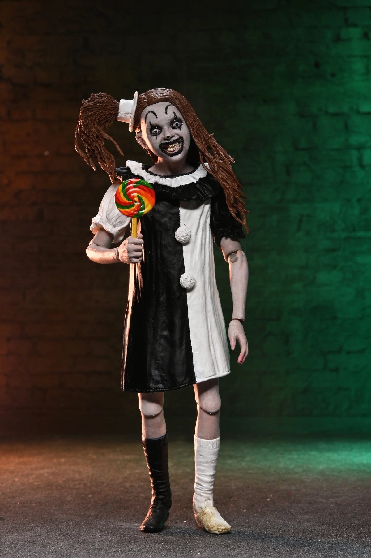 Terrifier 2 Ultimate Art the Clown & The Little Pale Girl 7-Inch Scale Figure 2-Pack - Action Figures - Horror