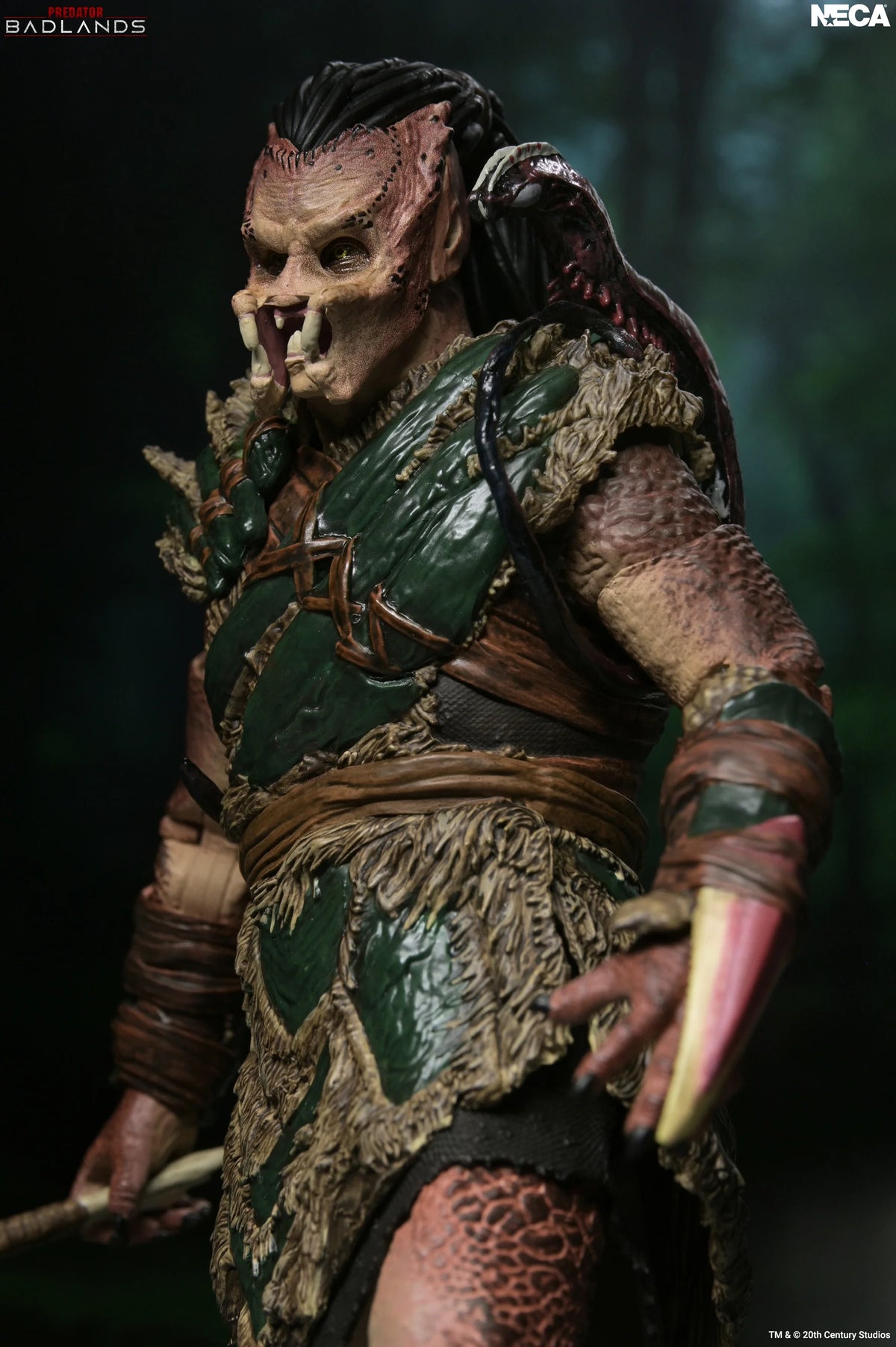 Predator: Badlands Dek (Bone Bison Armor) NECA Ultimate 7-Inch Scale Action Figure - Action Figures - Movies - Predator