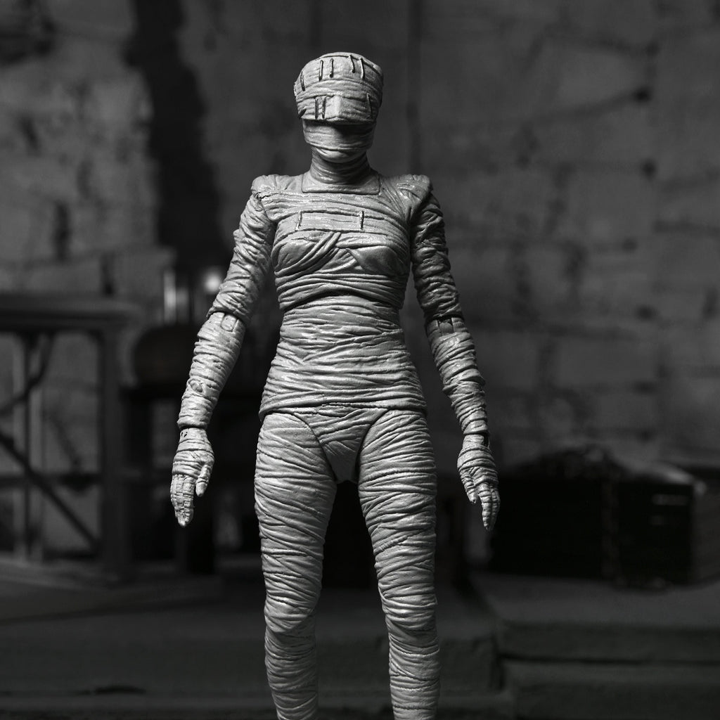UNIVERSAL MONSTERS ULTIMATE BRIDE OF FRANKENSTEIN BLACK & WHITE FIGURE