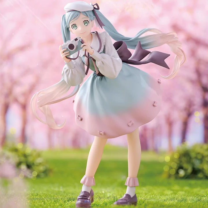 Hatsune Miku Holiday Memories Camera Figure – Vocaloid Banpresto - Action Figures - Anime