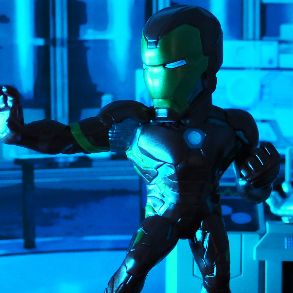 Iron Man – Marvel Superama Figural Diorama by The Loyal Subjects