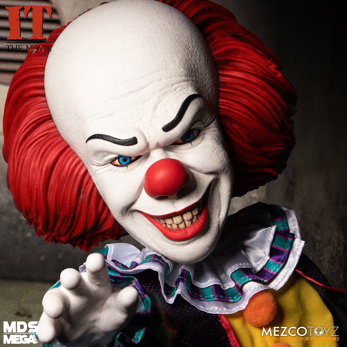 Pennywise (1990) Mega Scale Figure with Sound | Mezco MDS - Action Figures - Horror - IT
