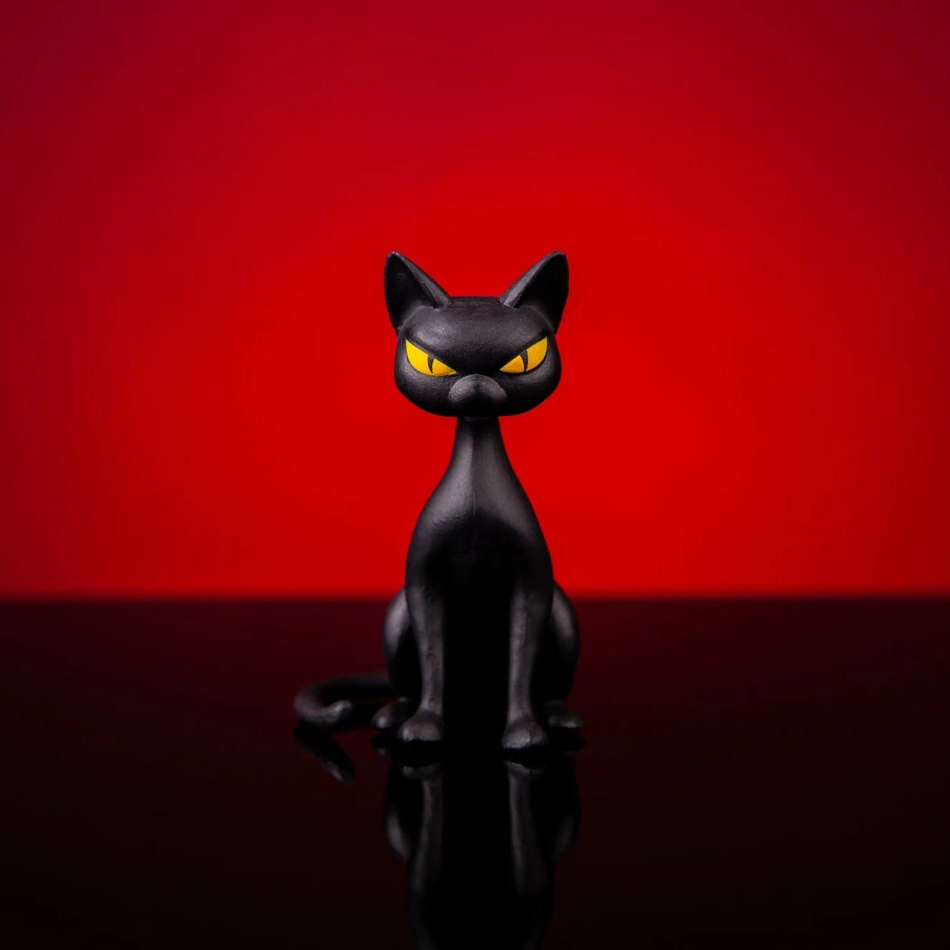 Catwoman – Batman: The Animated Series 1/6 Scale Figure | Mondo