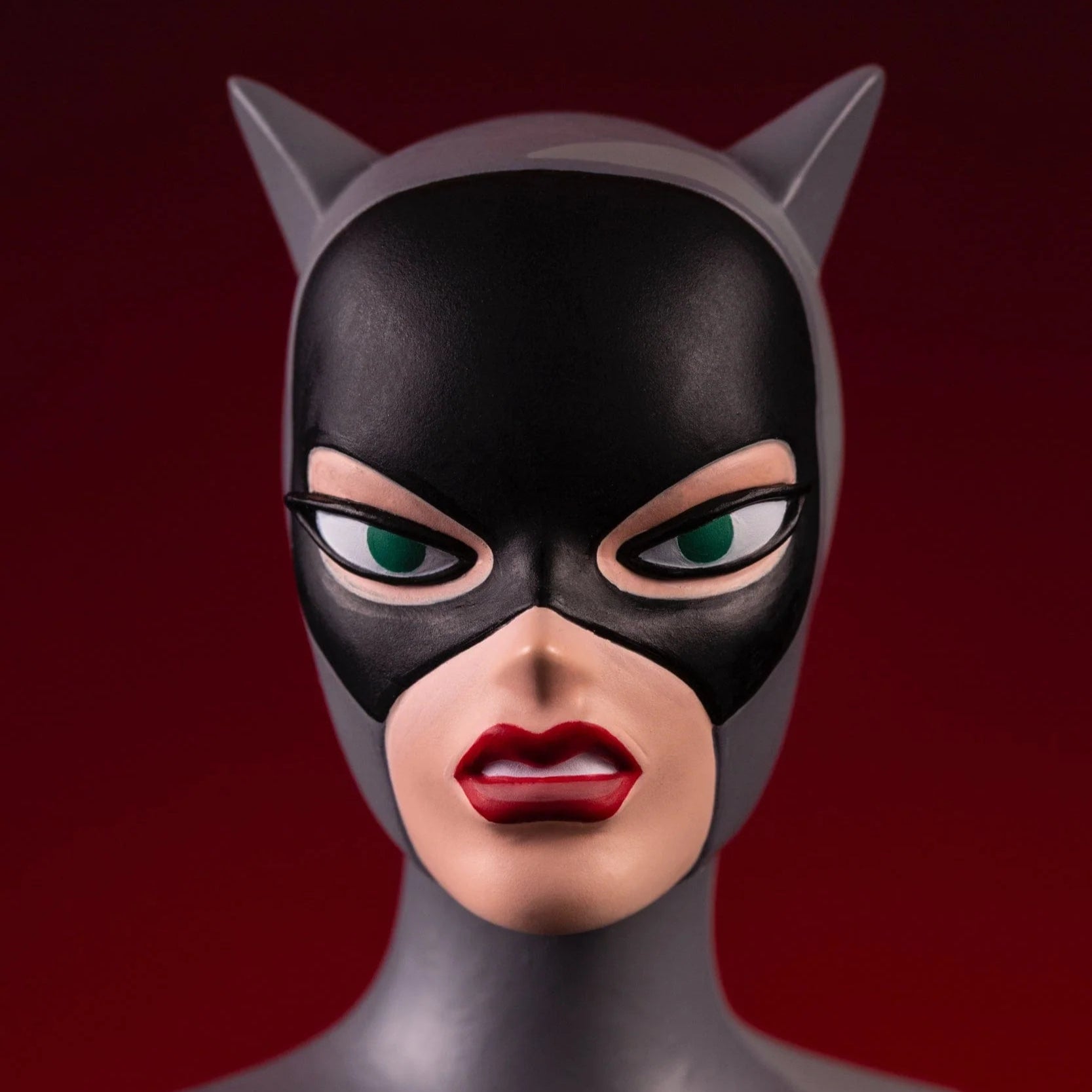 Catwoman – Batman: The Animated Series 1/6 Scale Figure | Mondo
