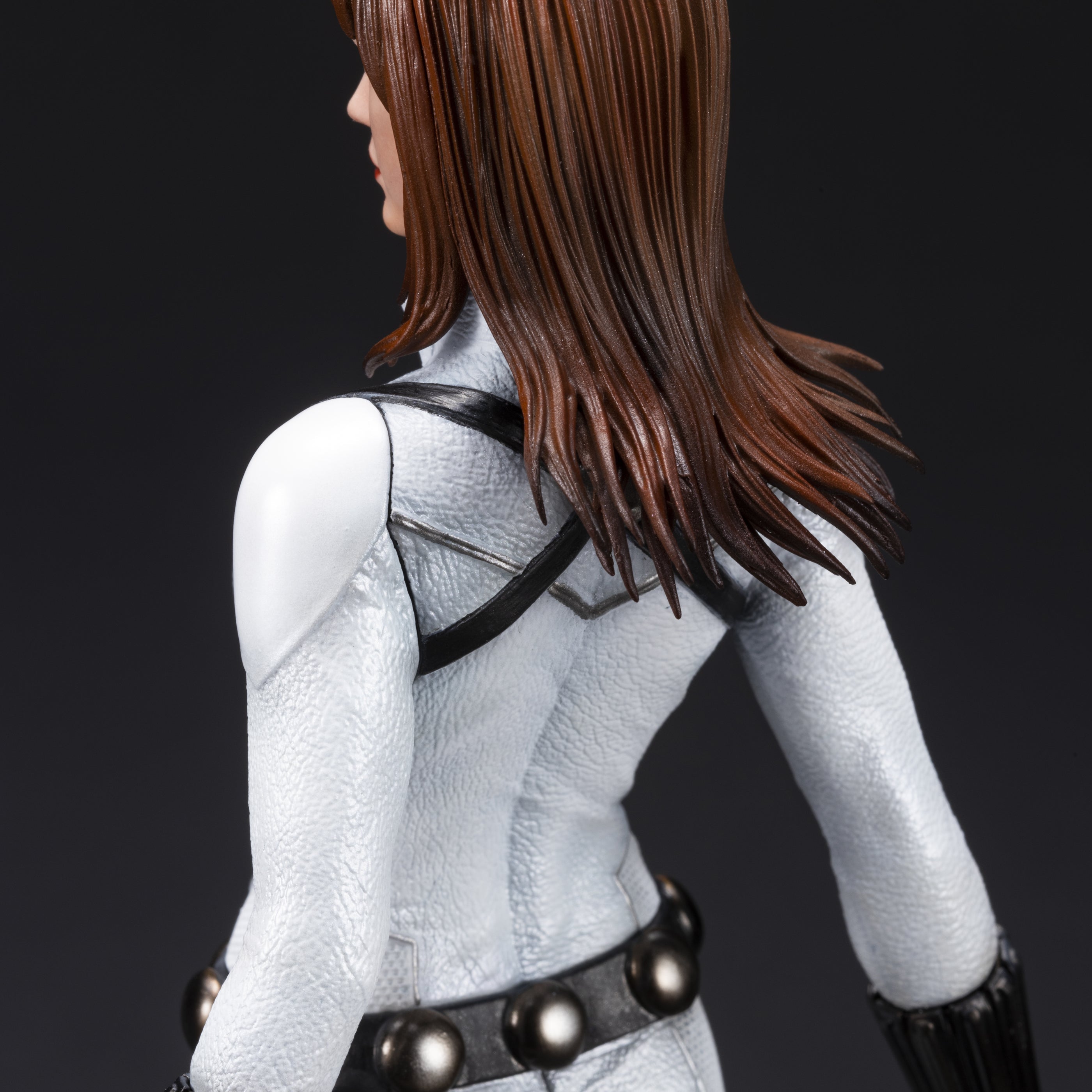 Black Widow (White Costume) – Kotobukiya ArtFX Premier
