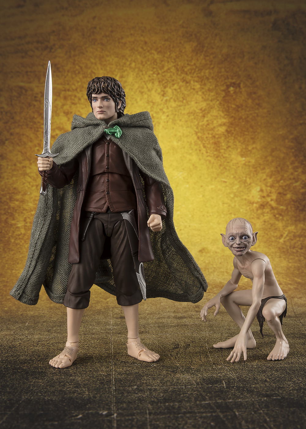 S.H. FIGUARTS LORD OF THE RINGS FRODO BAGGINS & GOLLUM