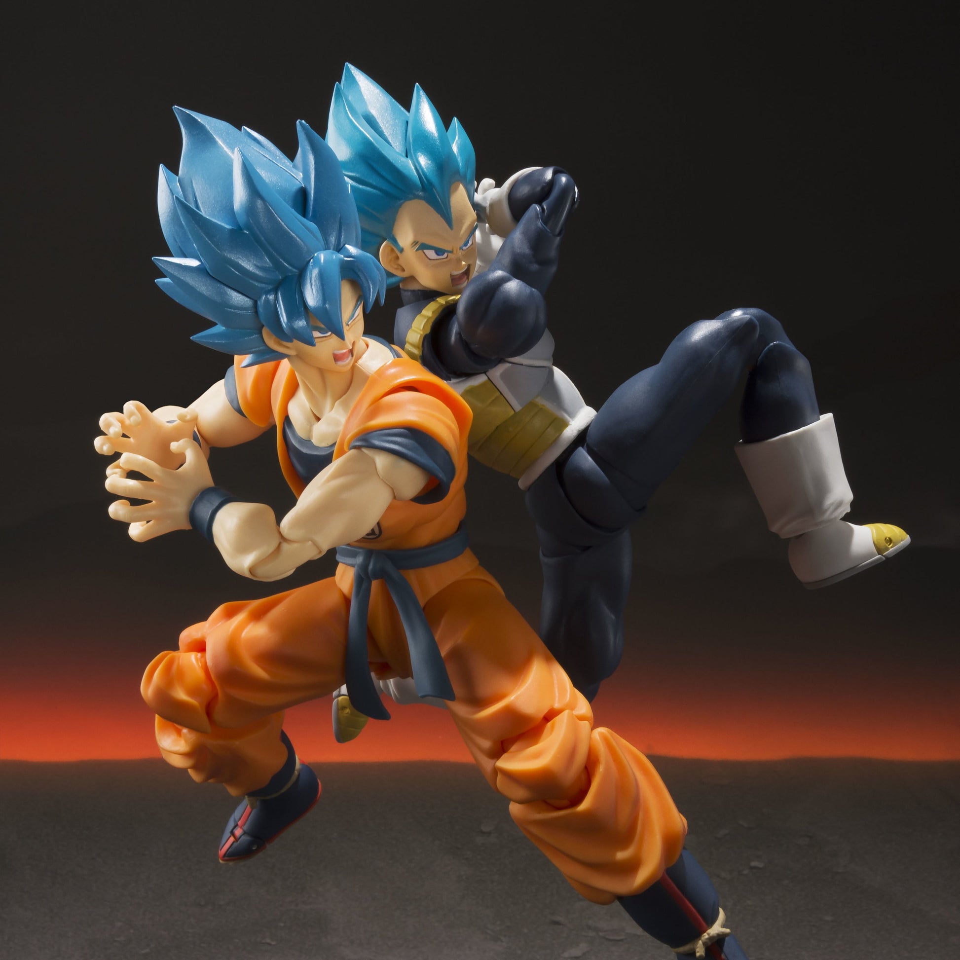 Super Saiyan God Super Saiyan Son Goku – Dragon Ball Z – S.H. Figuarts