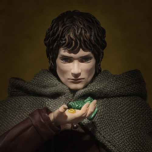 S.H. FIGUARTS LORD OF THE RINGS FRODO BAGGINS & GOLLUM