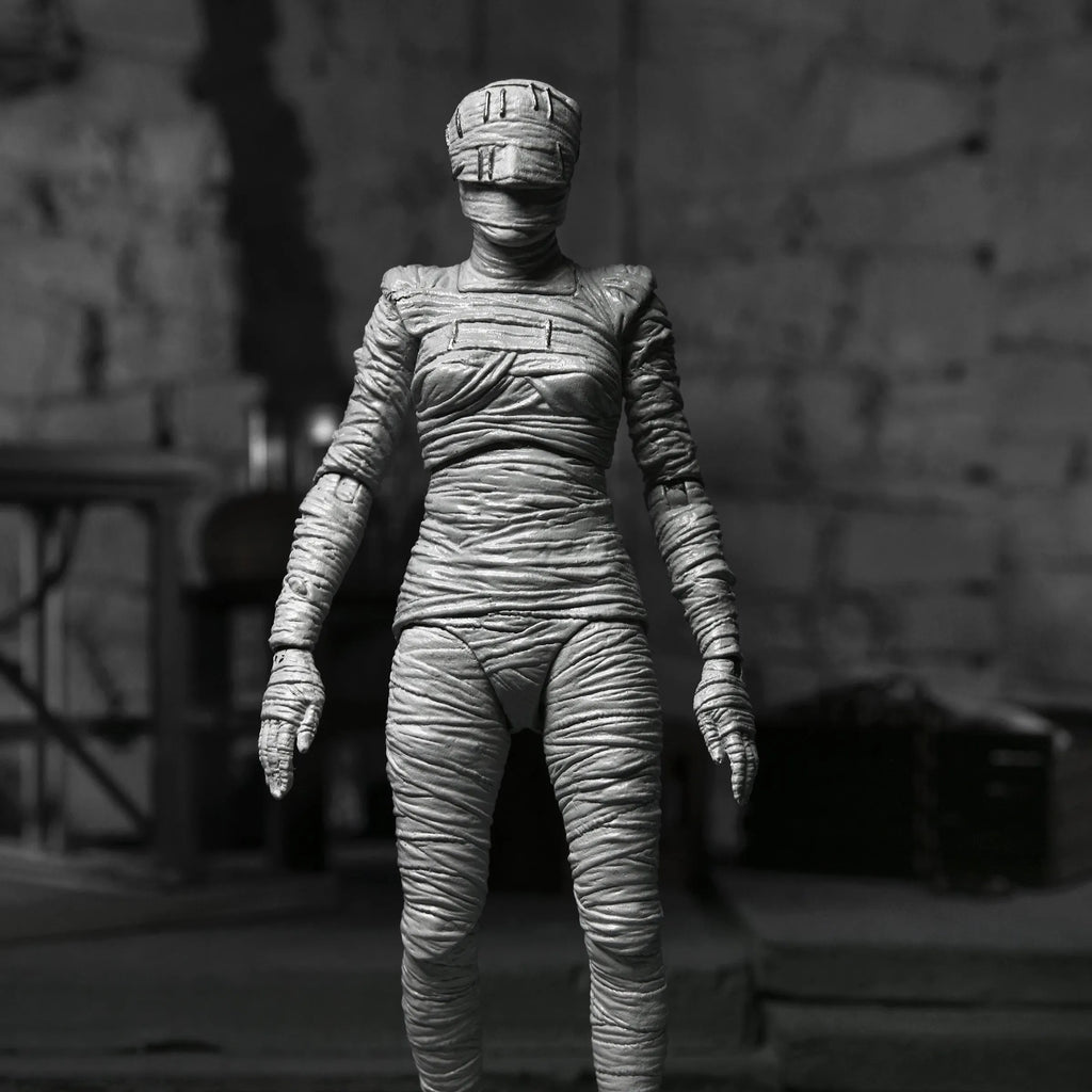 UNIVERSAL MONSTERS ULTIMATE BRIDE OF FRANKENSTEIN BLACK & WHITE FIGURE
