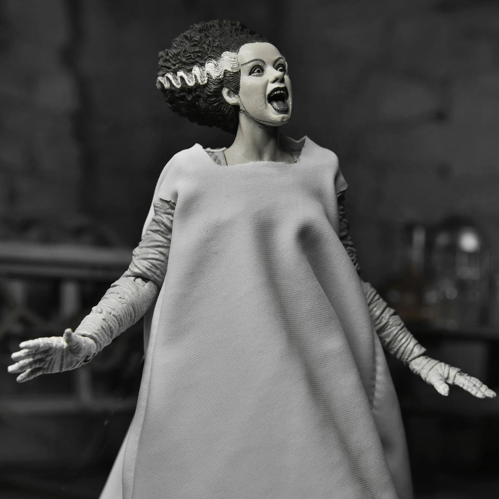 UNIVERSAL MONSTERS ULTIMATE BRIDE OF FRANKENSTEIN BLACK & WHITE FIGURE